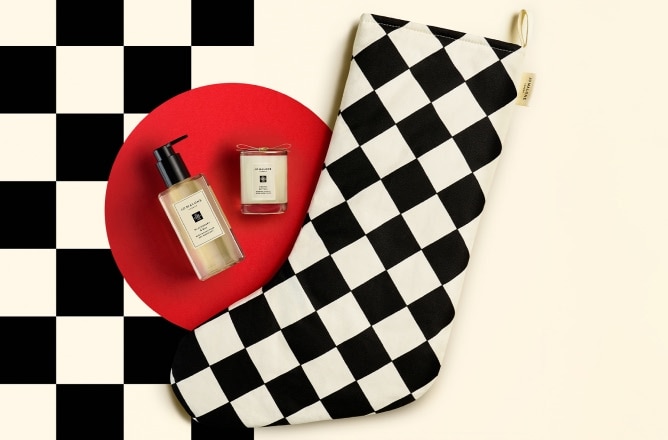 Black Friday Gift Complimentary Scented Duo and Limited-Edition Stocking