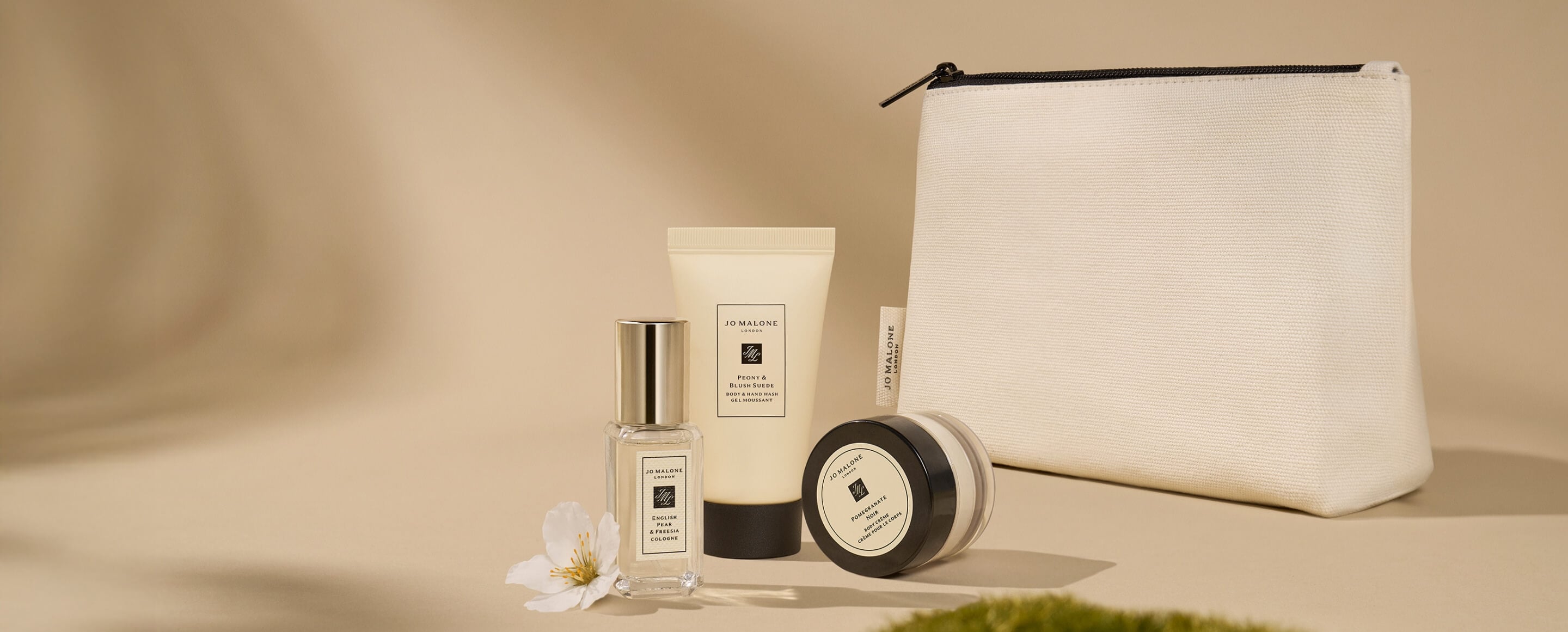Jo Malone London Mothers day gifting - Travel pouch and mini trio