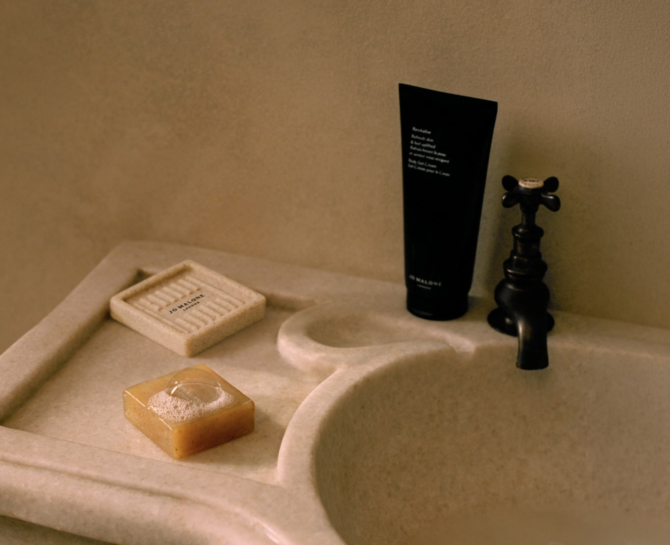 Jo Malone London | Sink with soap, soap dish and wash 